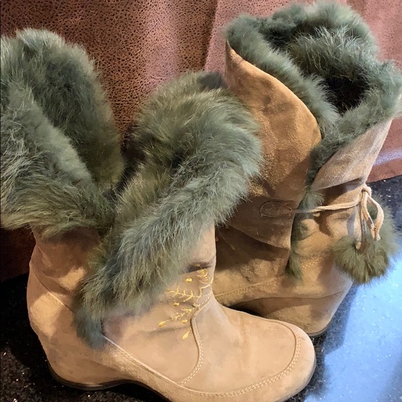 Fur lined wedge boot. - Picture 4 of 7